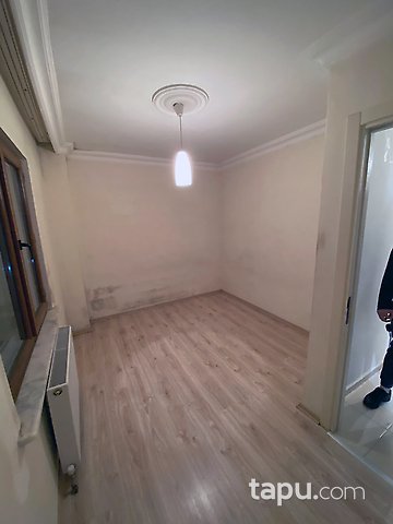 Pendik Esenyalı'da Marmaray'a 2 km Uzaklıkta Hazır Kiracılı 2+1 Daire