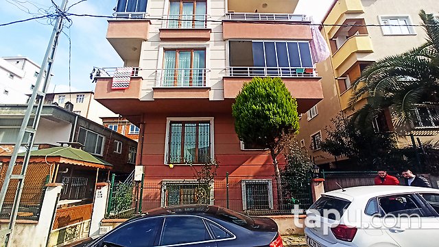 Pendik Esenyalı'da Marmaray'a 2 km Uzaklıkta Hazır Kiracılı 2+1 Daire