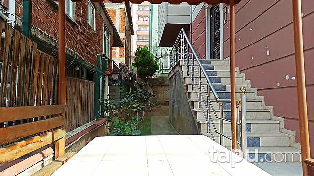 Pendik Esenyalı'da Marmaray'a 2 km Uzaklıkta Hazır Kiracılı 2+1 Daire