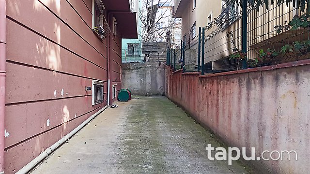 Pendik Esenyalı'da Marmaray'a 2 km Uzaklıkta Hazır Kiracılı 2+1 Daire