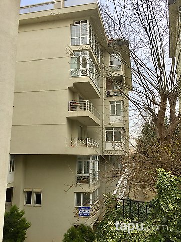 Tarabya Sanatçılar Sitesi'nde Yenilenmiş Yüksek Girişli Kiralık Daire