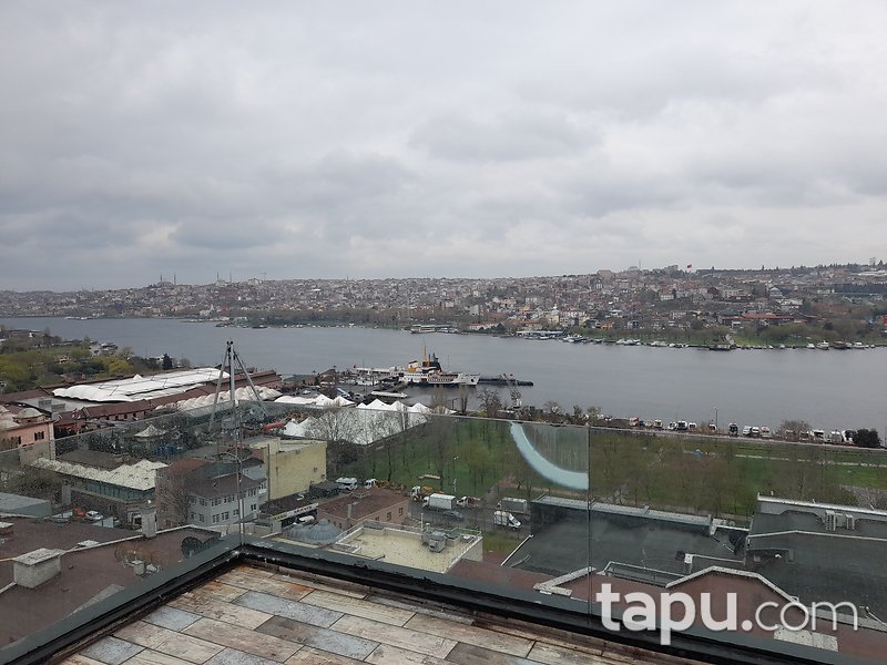 Komple Haliç Manzaralı Bakımlı Geniş Çatı Dubleks Daire