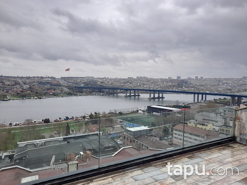 Komple Haliç Manzaralı Bakımlı Geniş Çatı Dubleks Daire