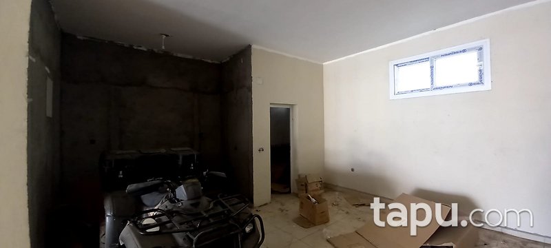 Hatay Arsuz'da Geniş Kullanımlı Dükkan