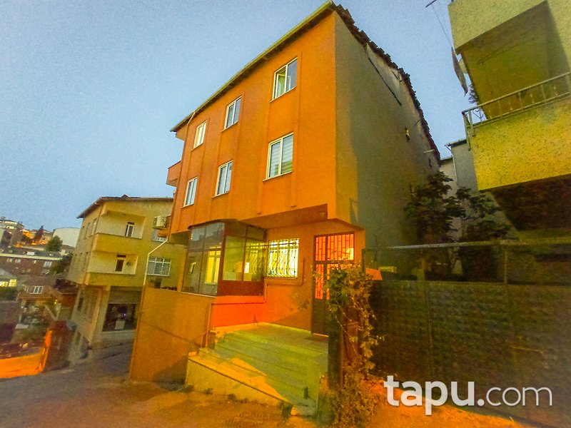 Ataşehirde Optimum AVM'ye Komşu Komple Bina