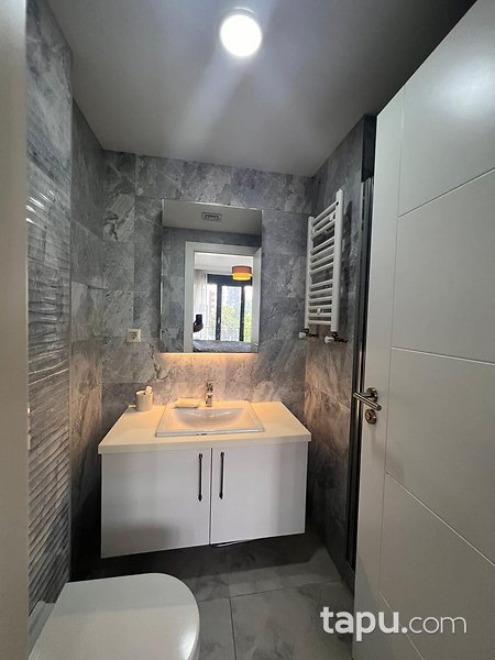 Kadıköy Göztepe'de İskanlı 2+1 Ferah Daire