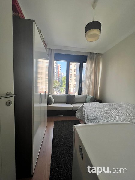 Kadıköy Göztepe'de İskanlı 2+1 Ferah Daire