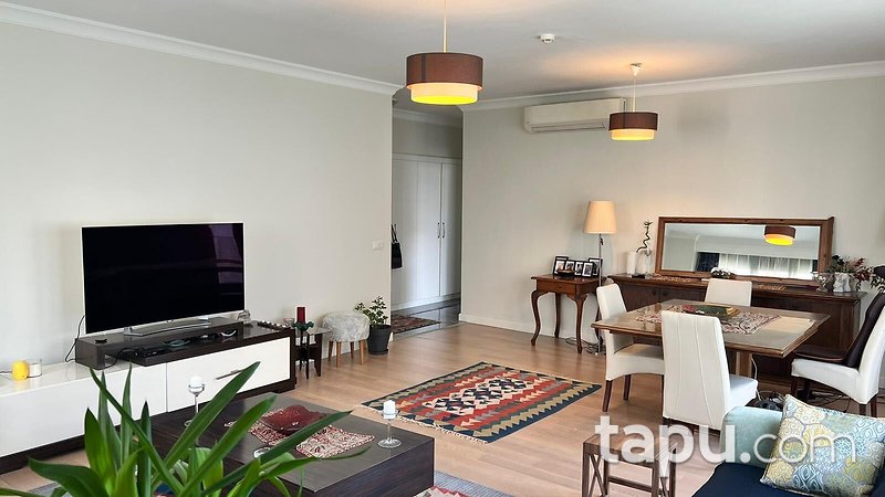 Kadıköy Göztepe'de İskanlı 2+1 Ferah Daire