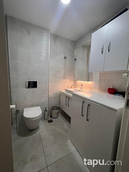 Kadıköy Göztepe'de İskanlı 2+1 Ferah Daire