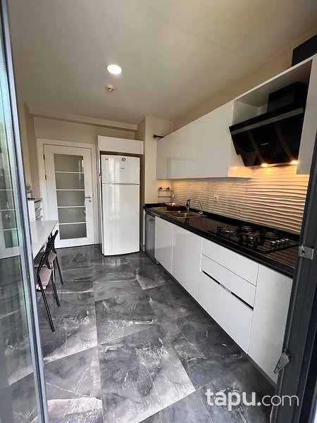 Kadıköy Göztepe'de İskanlı 2+1 Ferah Daire