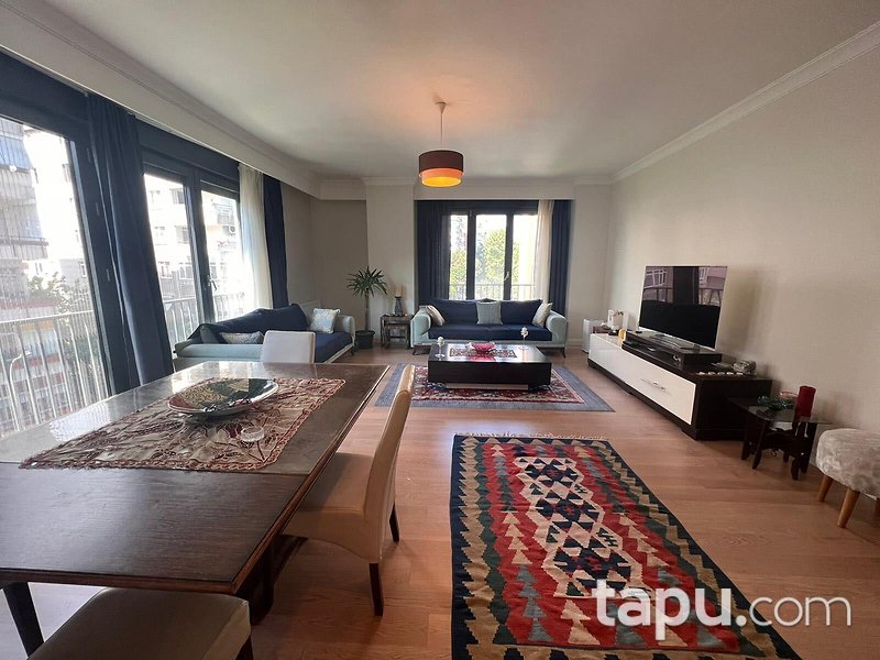 Kadıköy Göztepe'de İskanlı 2+1 Ferah Daire
