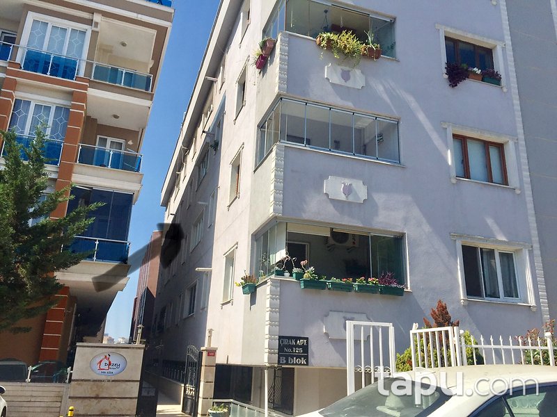 Maltepe Altıntepe'de Balkonlu Geniş Ferah 3+1 Daire