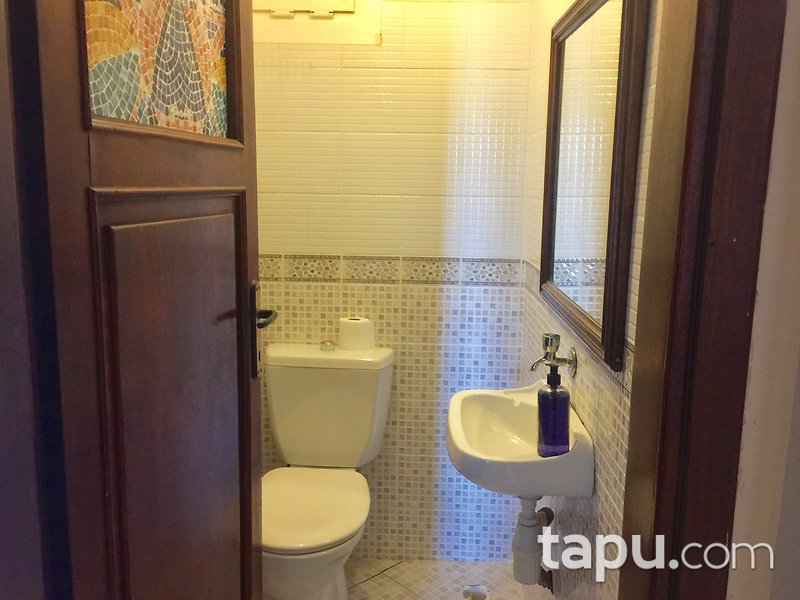 Maltepe Altıntepe'de Balkonlu Geniş Ferah 3+1 Daire