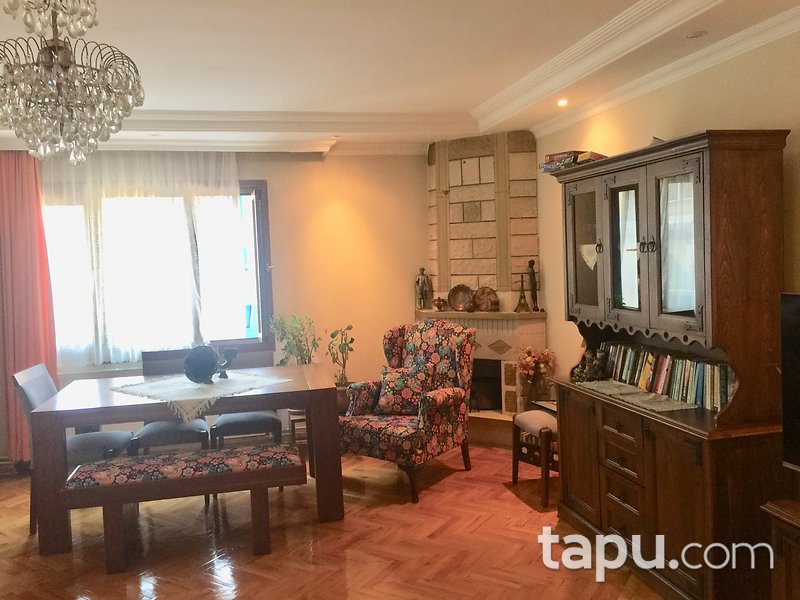 Maltepe Altıntepe'de Balkonlu Geniş Ferah 3+1 Daire