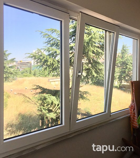 Maltepe Altıntepe'de Balkonlu Geniş Ferah 3+1 Daire