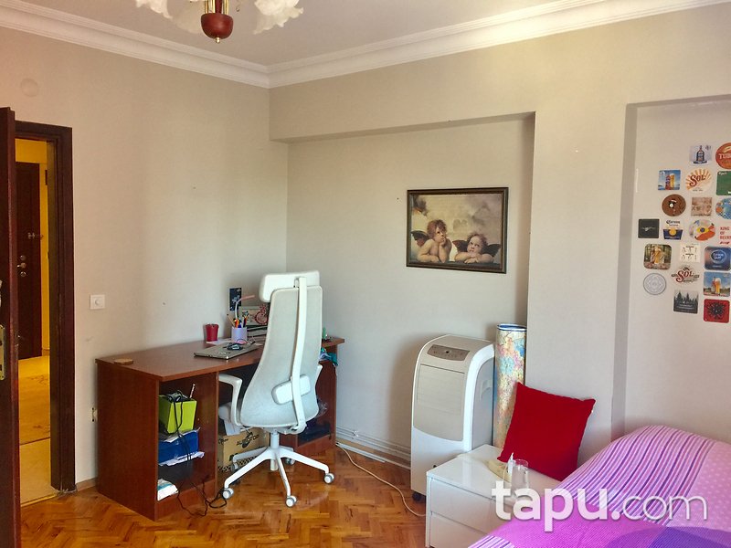 Maltepe Altıntepe'de Balkonlu Geniş Ferah 3+1 Daire