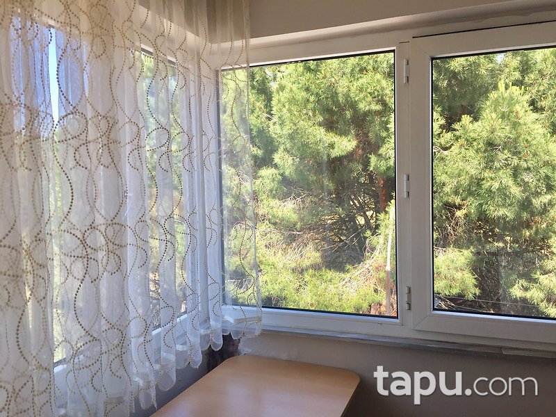 Maltepe Altıntepe'de Balkonlu Geniş Ferah 3+1 Daire