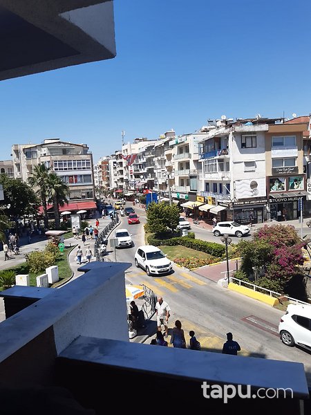 Kuşadası Merkez'de 28 m2 Ofis