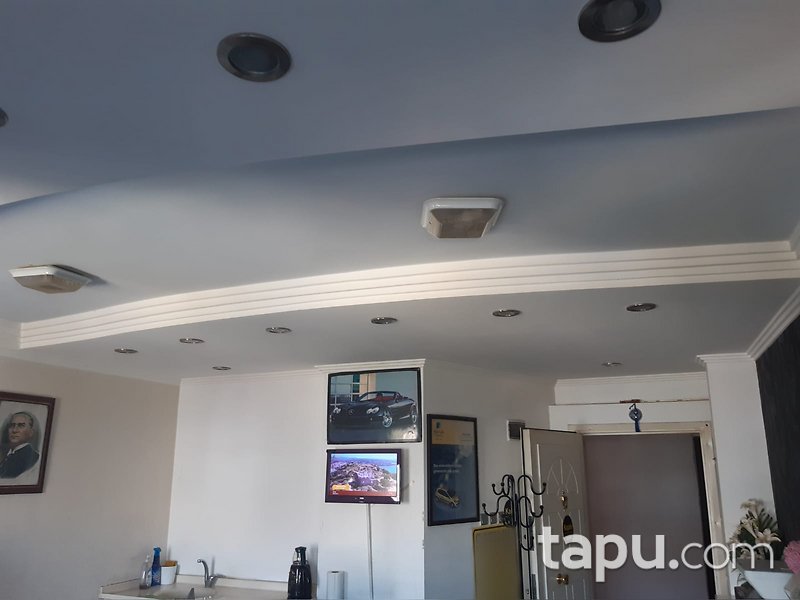 Kuşadası Merkez'de 28 m2 Ofis