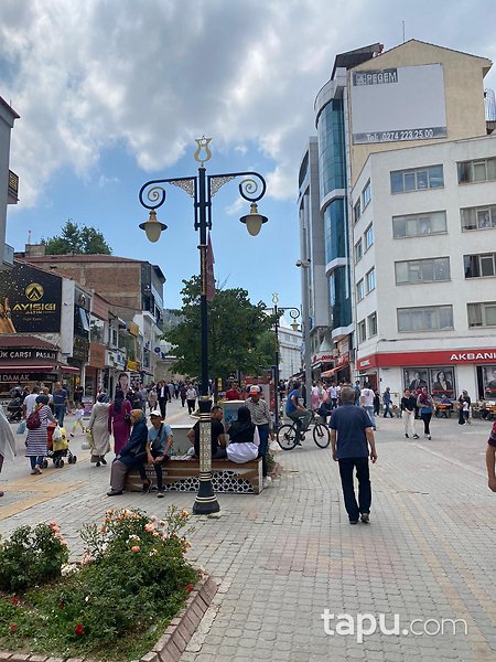 Kütahya Merkez Alipaşa Mahallesi'nde 125 m2 Dükkan