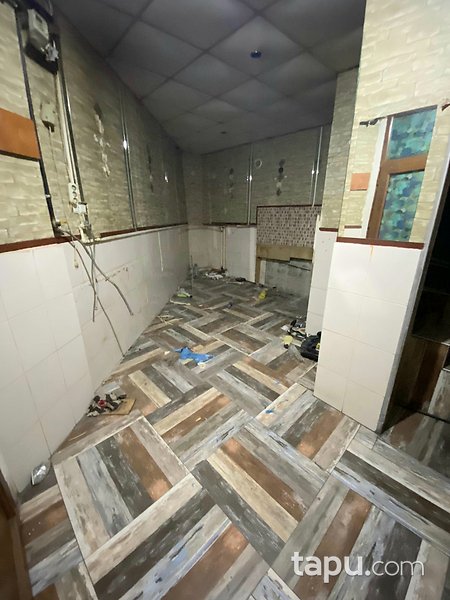 Kütahya Merkez Alipaşa Mahallesi'nde 125 m2 Dükkan