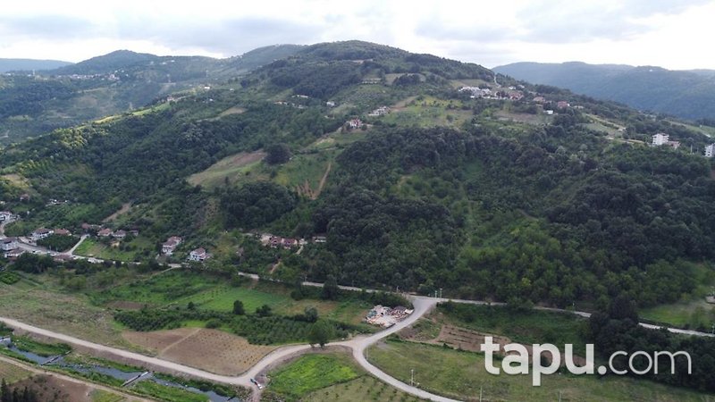 Gölcük Hisareyin'de 898 m2 Doğa Manzaralı Bağ