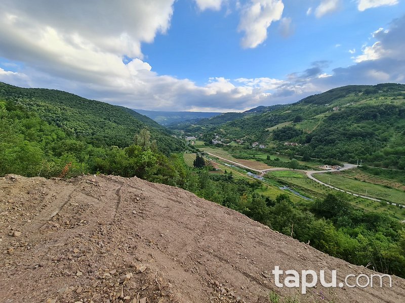 Gölcük Hisareyin'de 898 m2 Doğa Manzaralı Bağ