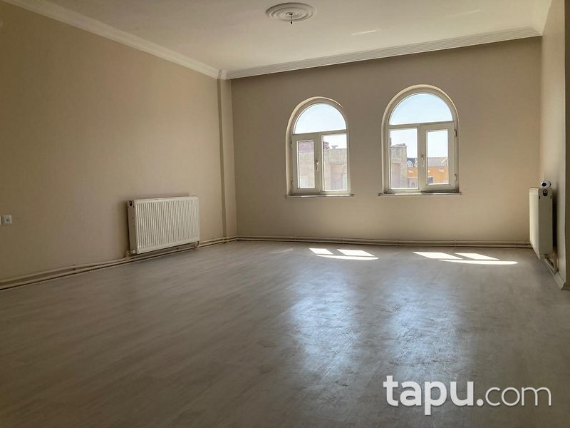 Manisa Akhisar İnönü Mahallesi'nde Merkezi Konumda 4+1 Daire