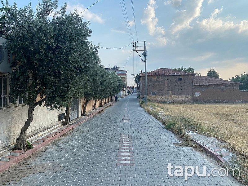 Manisa Akhisar Kayalıoğlu Mahallesi'nde %40 İmarlı Arsa ve Ev