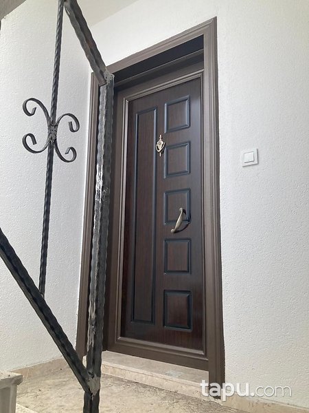 Bornova Ergene Mahallesi Merkezi Konumda Fırsat 3 Katlı Komple Bina