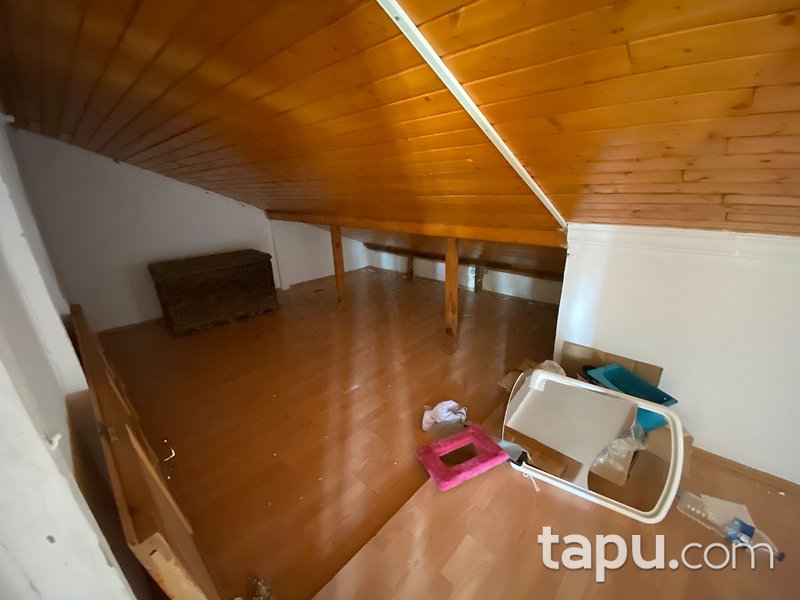 Akyurt Akkent Sitesi'nde Bahçe Kullanımlı 225 m2 Dubleks Daire