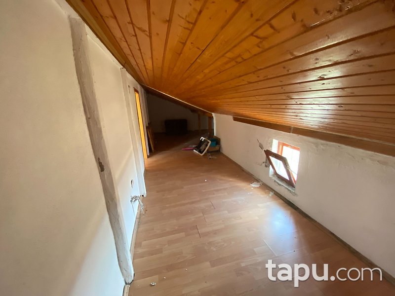 Akyurt Akkent Sitesi'nde Bahçe Kullanımlı 225 m2 Dubleks Daire