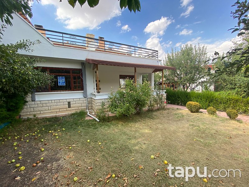 Akyurt Akkent Sitesi'nde Bahçe Kullanımlı 225 m2 Dubleks Daire