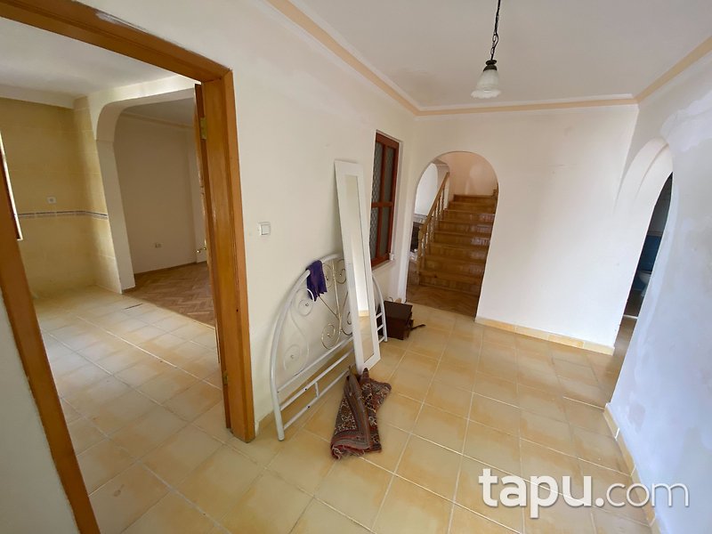 Akyurt Akkent Sitesi'nde Bahçe Kullanımlı 225 m2 Dubleks Daire