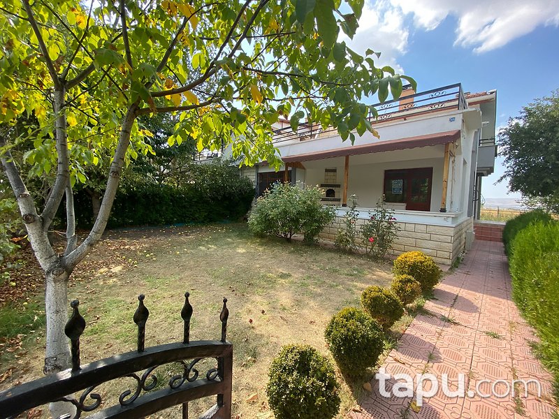 Akyurt Akkent Sitesi'nde Bahçe Kullanımlı 225 m2 Dubleks Daire