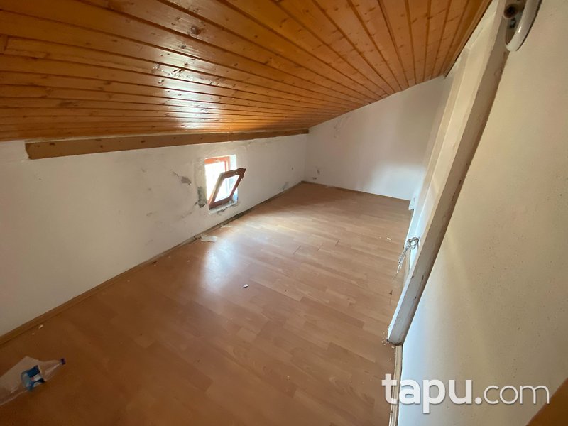 Akyurt Akkent Sitesi'nde Bahçe Kullanımlı 225 m2 Dubleks Daire