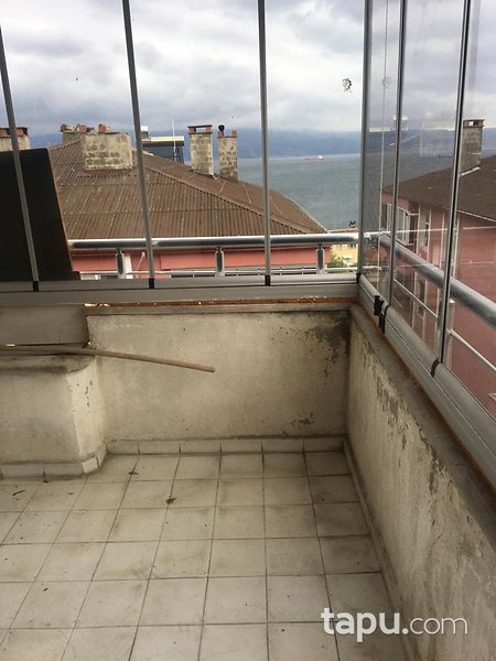 Körfez'de Deniz ve Köprü Manzaralı 3+1 Daire