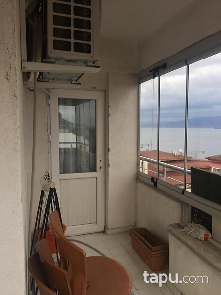 Körfez'de Deniz ve Köprü Manzaralı 3+1 Daire