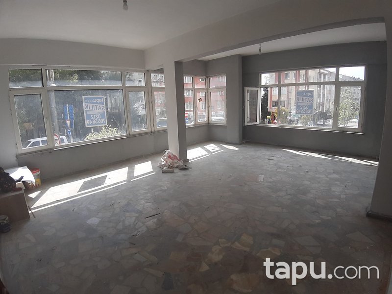 Çeliktepe İsmet İnönü Caddesinde Tabela Değeri Yüksek 97 m2 İş Yeri