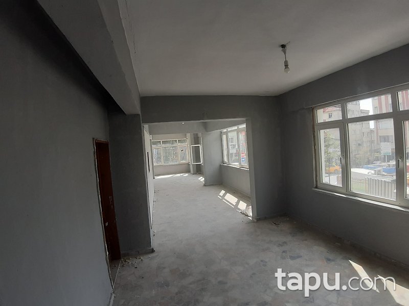 Çeliktepe İsmet İnönü Caddesinde Tabela Değeri Yüksek 97 m2 İş Yeri