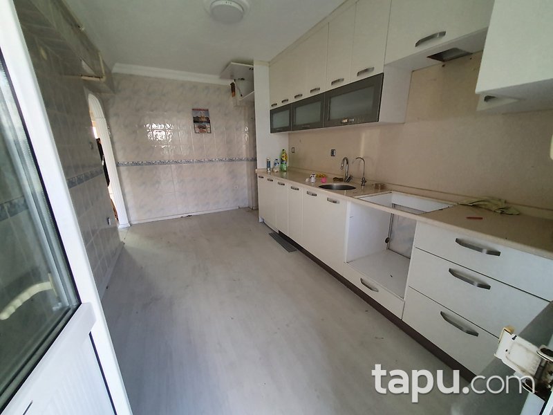 KİRALIK-Avcılar Parseller'de Metrobüs'e Yakın Ara Kat 2+1 Daire