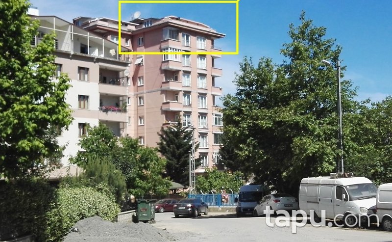 Ümraniye'de Manzaralı Geniş Teraslı 5+2 Dubleks Daire