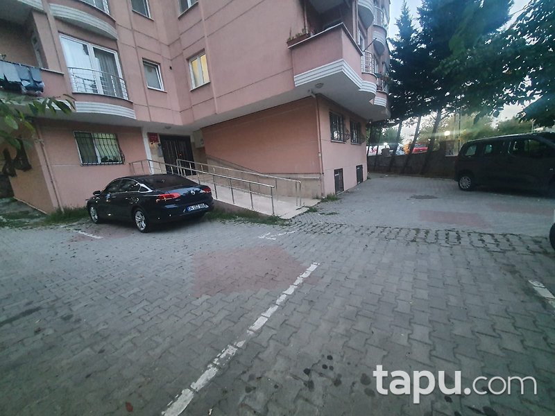Ümraniye'de Manzaralı Geniş Teraslı 5+2 Dubleks Daire