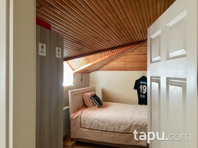 Üsküdar Ferah Mahallesi'nde Teraslı Dubleks Daire