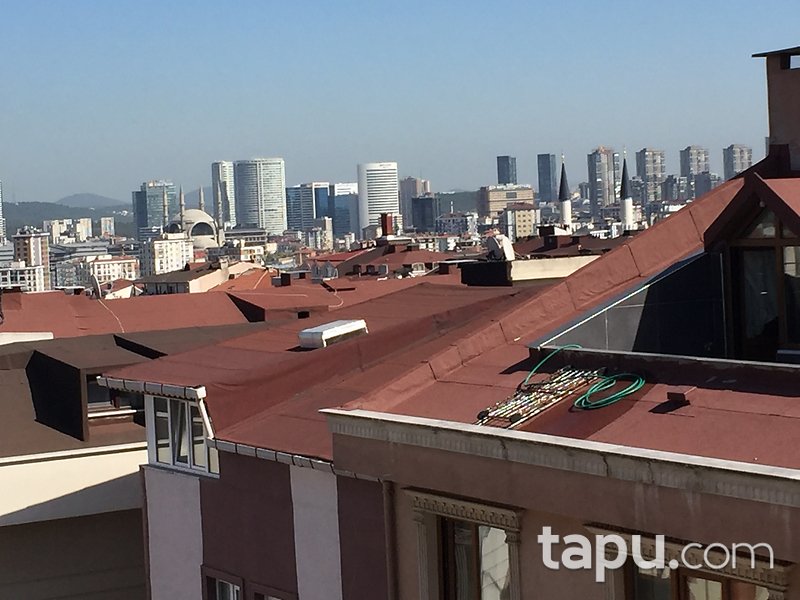 Üsküdar Ferah Mahallesi'nde Teraslı Dubleks Daire