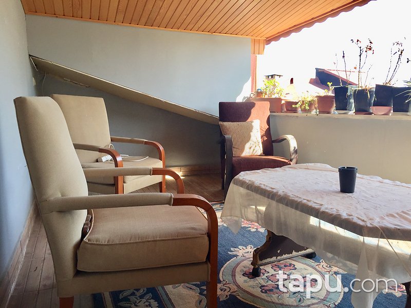 Üsküdar Ferah Mahallesi'nde Teraslı Dubleks Daire