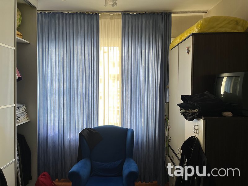 Gayrettepe'de Geniş Kullanımlı 3+1 Daire