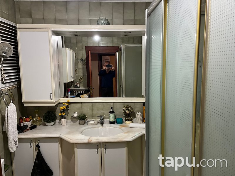 Gayrettepe'de Geniş Kullanımlı 3+1 Daire