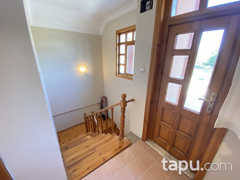 Temelli Bayındır Sitesi'nde Bahçeli Geniş Kullanımlı Villa