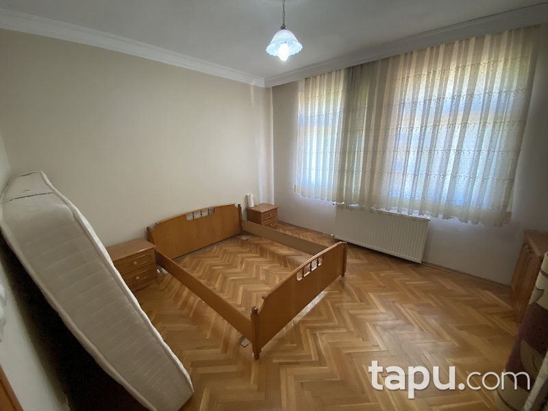 Temelli Bayındır Sitesi'nde Bahçeli Geniş Kullanımlı Villa